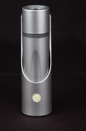 Eco-Friendly Rechargeable Flashlight - Image 6