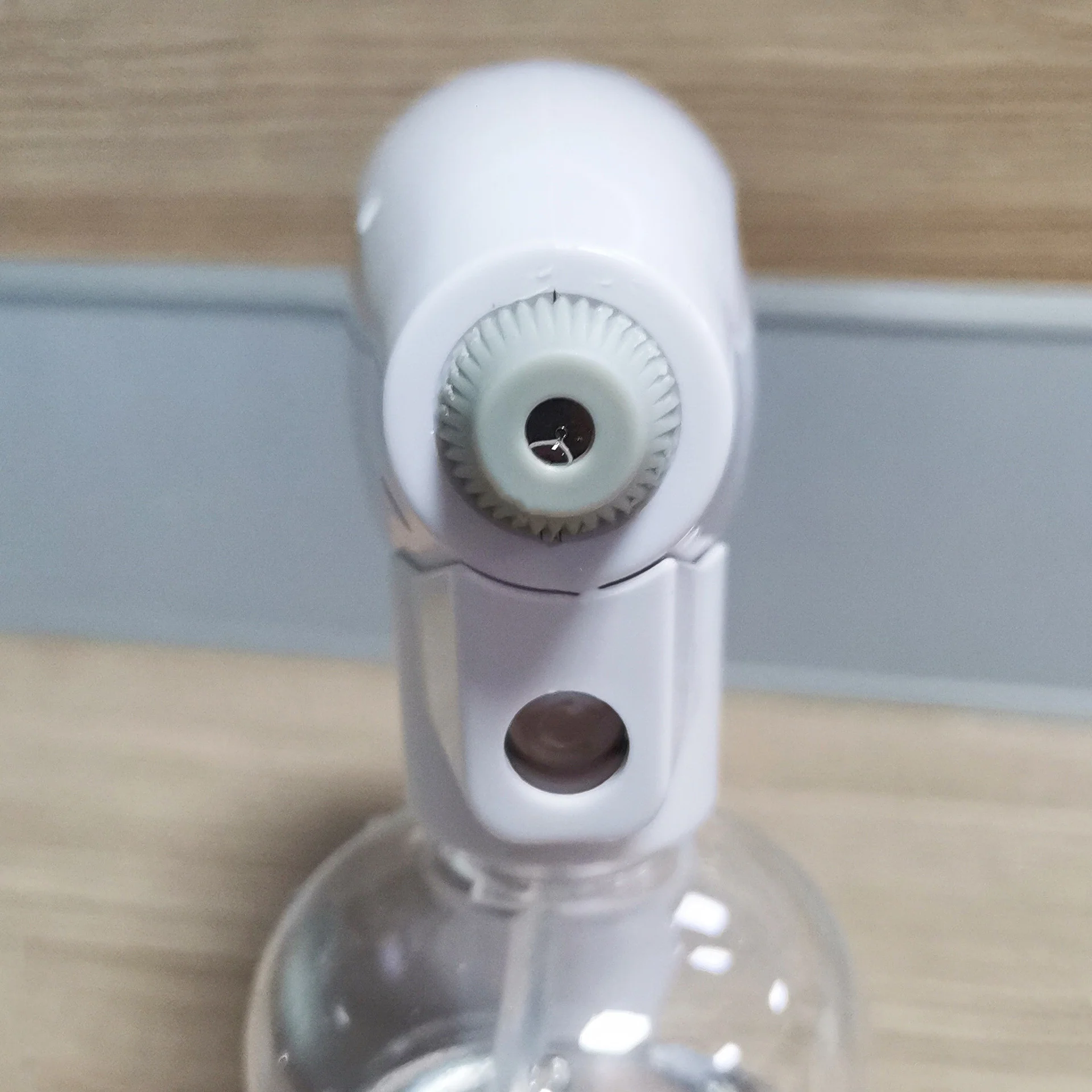 Eco-Friendly Handheld Spray Gun for Efficient Cleaning - Image 14
