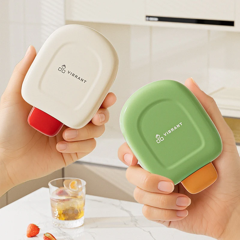 Eco-Friendly Easy-Press Ice Cube Mold with Lid - Image 11