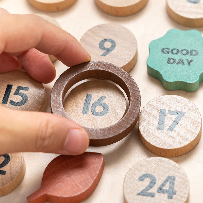 Eco-Friendly Wooden Calendar for Kids' Learning - Image 9