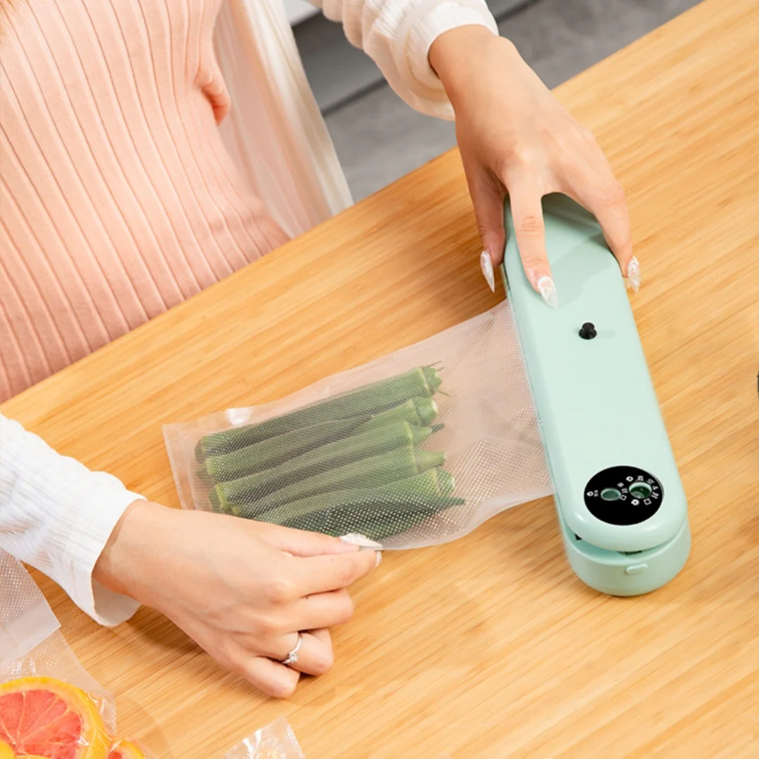 Compact Eco-Friendly Vacuum Sealer for Food Preservation - Image 9