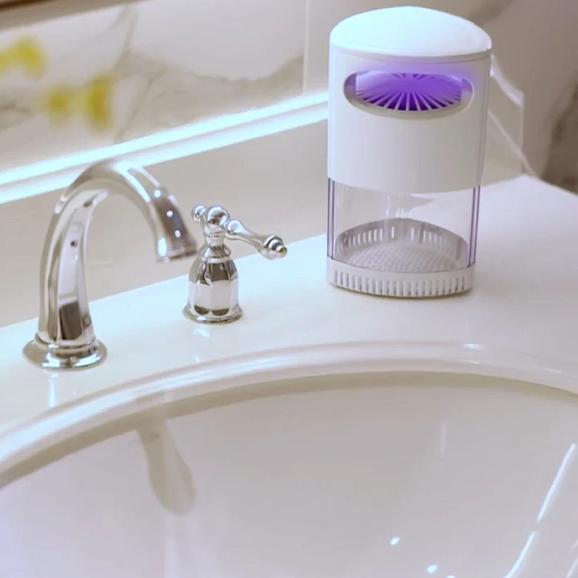 Eco-Friendly Electric Mosquito Trap - Image 8