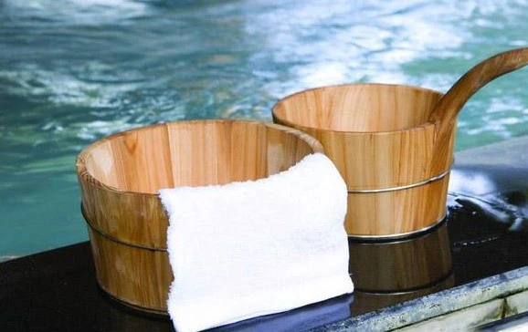 Eco-Friendly Wooden Barrel and Spoon Spa Set - Image 8